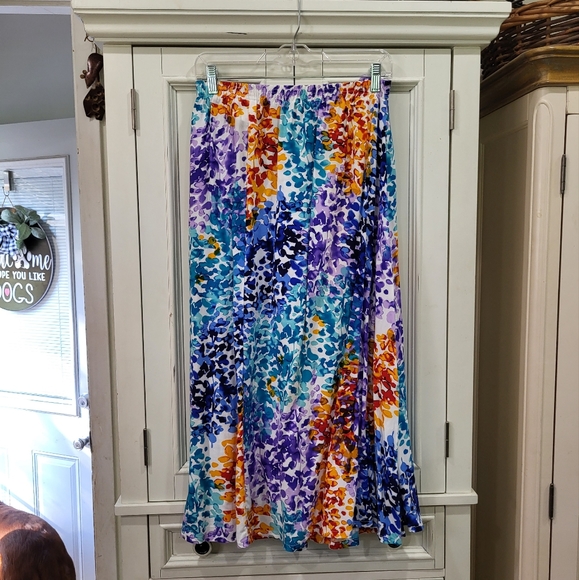 Sara long multi-coler skirt - Picture 1 of 3